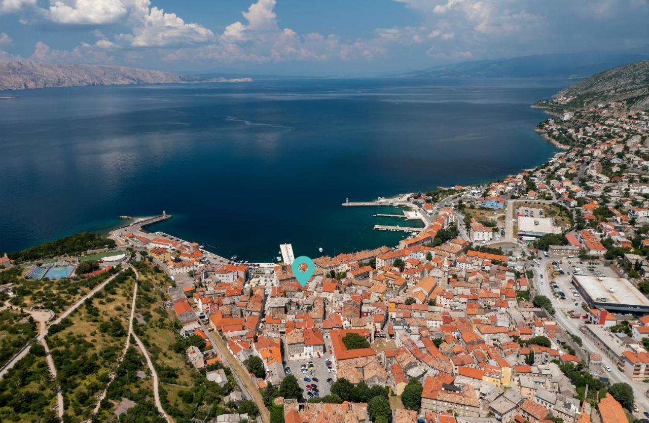Rote Zora Daire Senj  Dış mekan fotoğraf